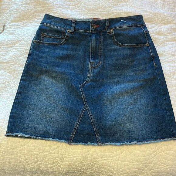 FRYE AND CO. Dresses & Skirts - Frye & Co Denim Mini Jean Skirt Womens Sz 4 Raw Hem Western Y2K 90s Retro New